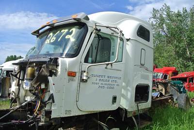 International 9900i Salvage Truck