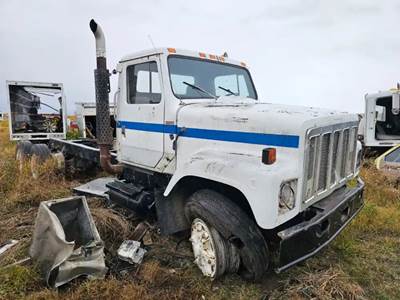 International F2574 Salvage Truck