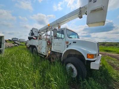 International F4900 Salvage Truck