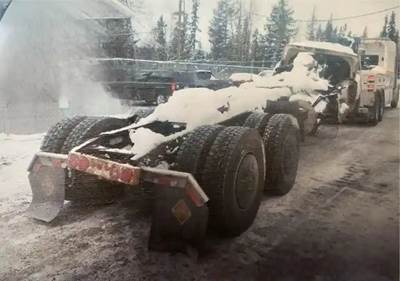 International LT625 Salvage Truck