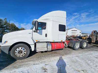 International LT625 Salvage Truck