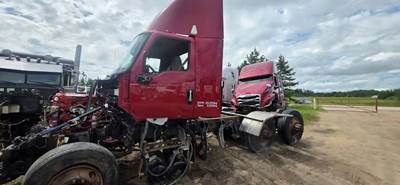International LT625 Salvage Truck