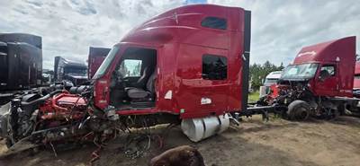 International LT625 Salvage Truck