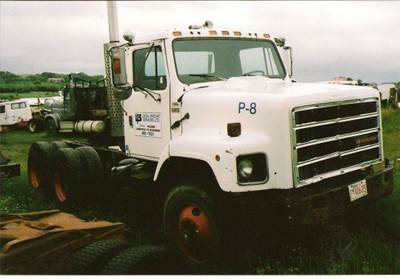 International S2600 Salvage Truck