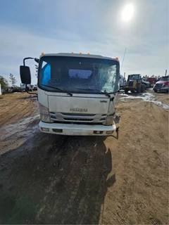 Isuzu NPR Salvage Truck