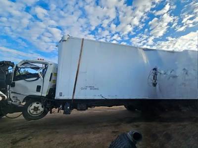 Isuzu NRR Salvage Truck