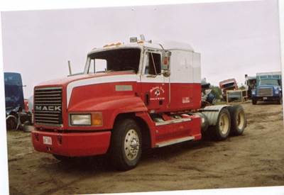 Mack CH613 Salvage Truck