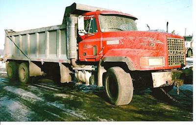 Mack CL713 Salvage Truck