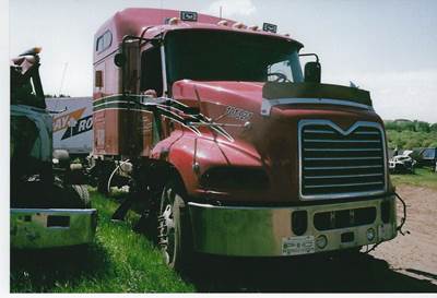 Mack Pinnacle CXU613 Salvage Truck