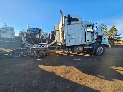Mack Pinnacle CXU613 Salvage Truck