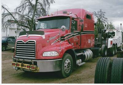 Mack Vision Salvage Truck
