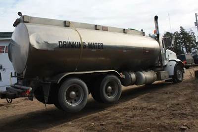 Peterbilt 365 Salvage Truck