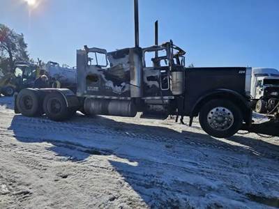Peterbilt 379 Salvage Truck