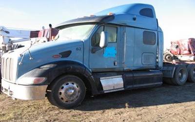 Peterbilt 387 Salvage Truck