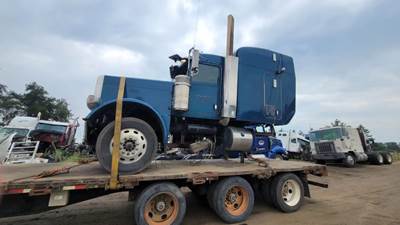 Peterbilt 389 Salvage Truck