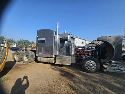 Peterbilt 389 Salvage Truck