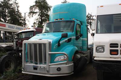 Peterbilt 579 Salvage Truck