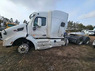 Peterbilt 579 Salvage Truck
