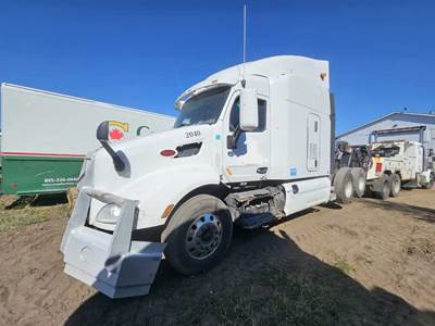 Peterbilt 579 Salvage Truck