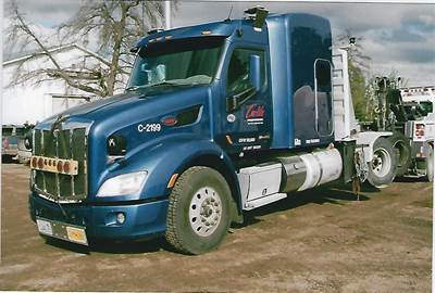 Peterbilt 587 Salvage Truck