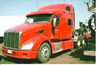Peterbilt 587 Salvage Truck