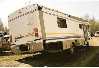 2002 Motorhome Other MH007-2296 Fleetwood  Yard 3 South   White 