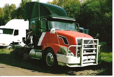 Volvo VN Salvage Truck