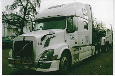 Volvo VNL Salvage Truck