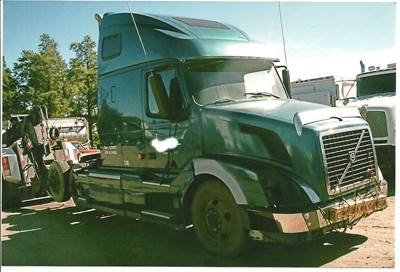 Volvo VNL Salvage Truck