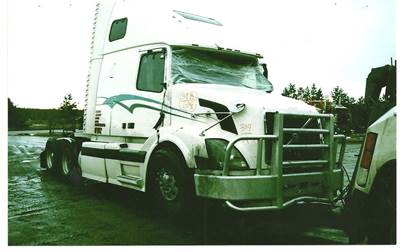 Volvo VNL Salvage Truck