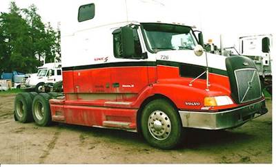 Volvo VNL Salvage Truck