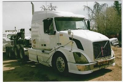 Volvo VNL Salvage Truck