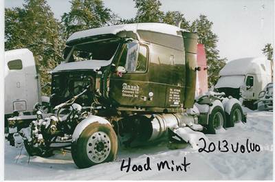 Volvo VNL Salvage Truck