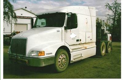 Volvo VNL Salvage Truck