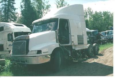 Volvo VNL200 Salvage Truck
