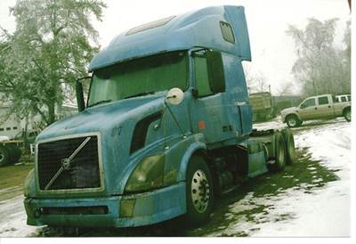 Volvo VNL200 Salvage Truck