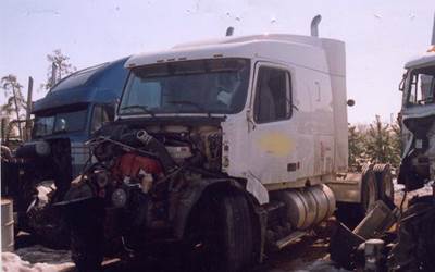 Volvo VNL630 Salvage Truck