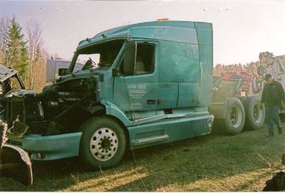 Volvo VNL64T Salvage Truck
