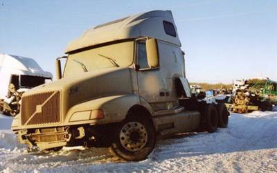 Volvo VNL64T Salvage Truck
