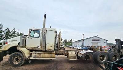 Western Star 4900SA Salvage Truck