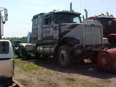 Western Star 4964FX Salvage Truck