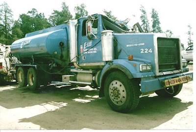 Western Star 4964FX Salvage Truck