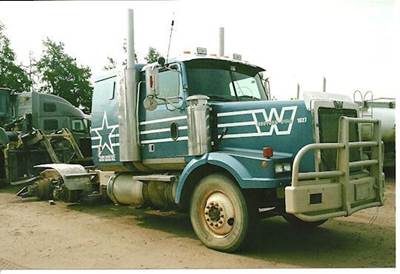 Western Star 4964SX Salvage Truck