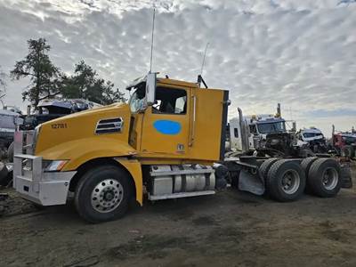 Western Star 5700 Salvage Truck