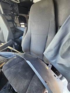Freightliner Cascadia 126 Left Seat