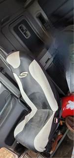 Freightliner Century Class 112 Right Seat for a 1999 Freightliner CENTURY CLASS 12