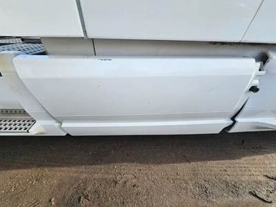 Volvo VNL Right Fairing