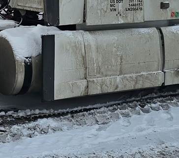 Volvo VNL Right Fairing