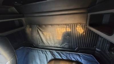 Kenworth T800 Sleeper Part