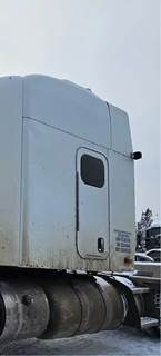 Peterbilt 579 Sleeper Part